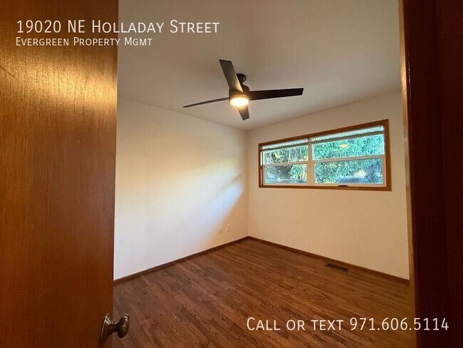 Building Photo - 19020 NE Holladay St