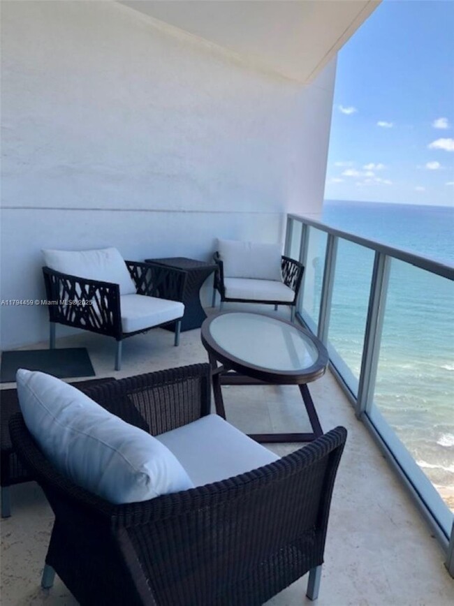 Building Photo - 3101 S Ocean Dr