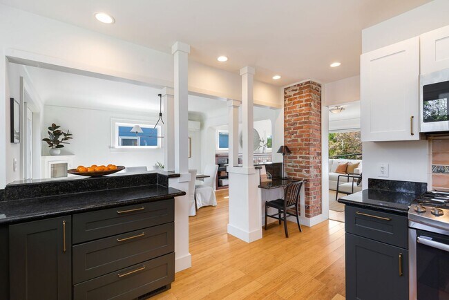 Building Photo - Remodeled Sunset Hill Home in Prime Ballar...