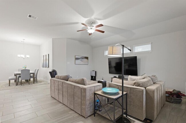 Building Photo - 18018 Svensson Slade Ln