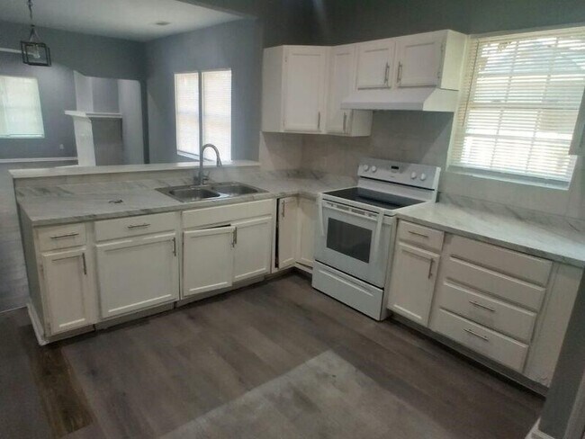 Building Photo - 957 Harwell St NW