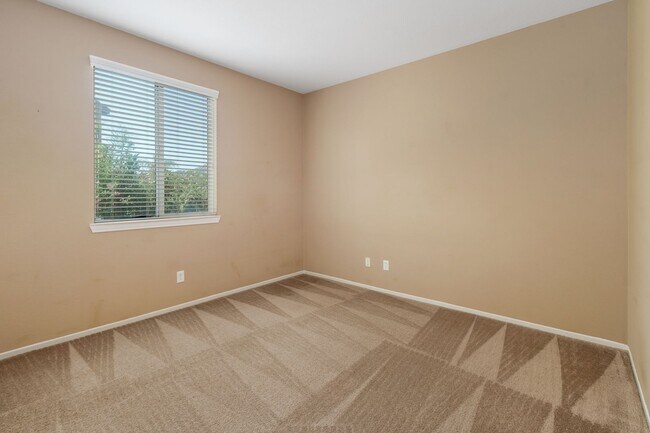 Building Photo - 46433 Vianne Ct