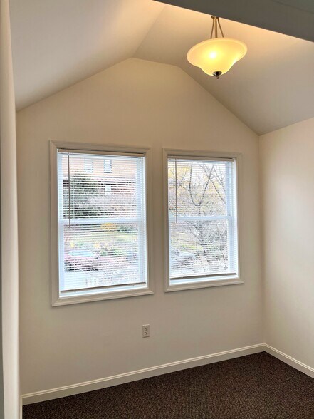 2nd Floor Flex Space - Vaulted Ceiling - 1104 W 38th St