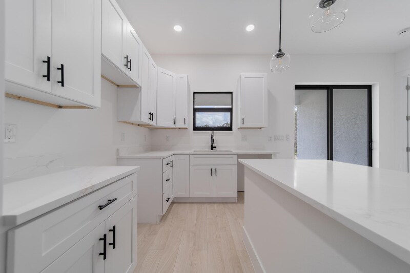 Building Photo - 539 Ladd St