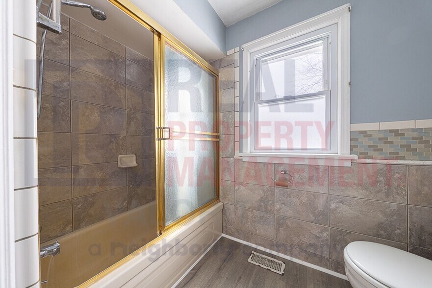 Building Photo - 5066 Newton Falls Rd