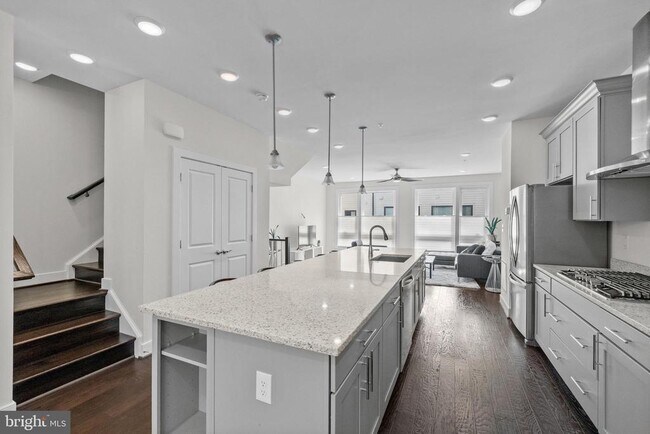 Building Photo - 428 Stabler Ln