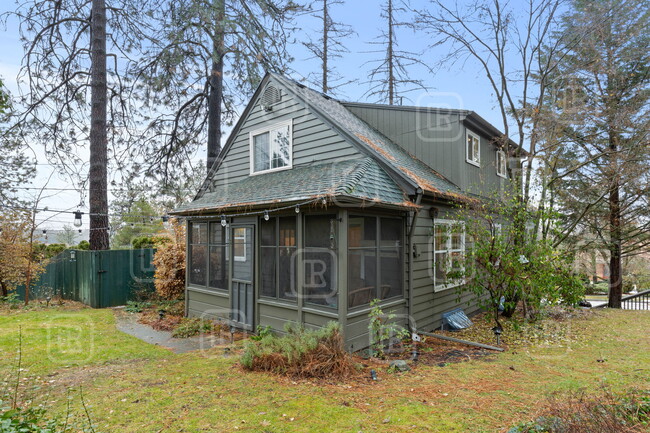 Building Photo - 1907 S Cedar St