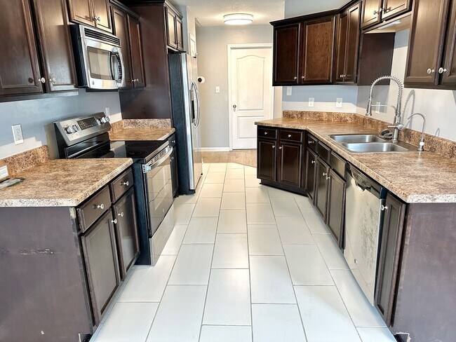 Building Photo - 144 Prelude Dr