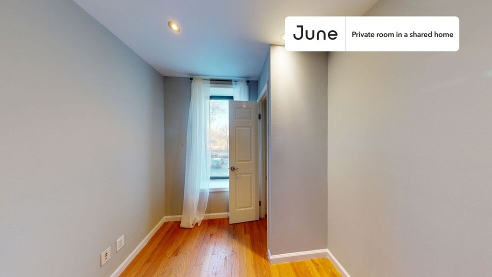 Building Photo - Room in Shared 4 bed/2 bath home