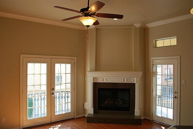 Building Photo - 5629 Dolores St