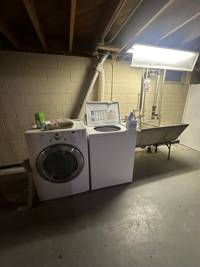 Building Photo - 6431 N 76th St