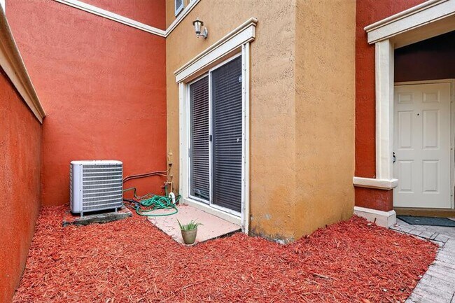 Building Photo - 6103 NW 116 Pl