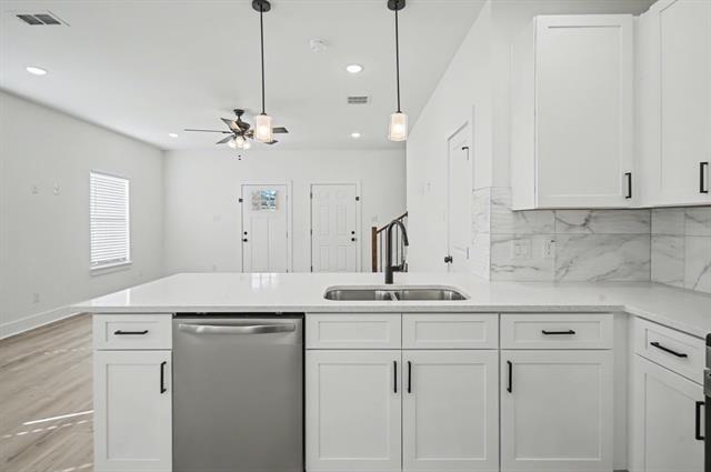 Building Photo - 3165 Karen St