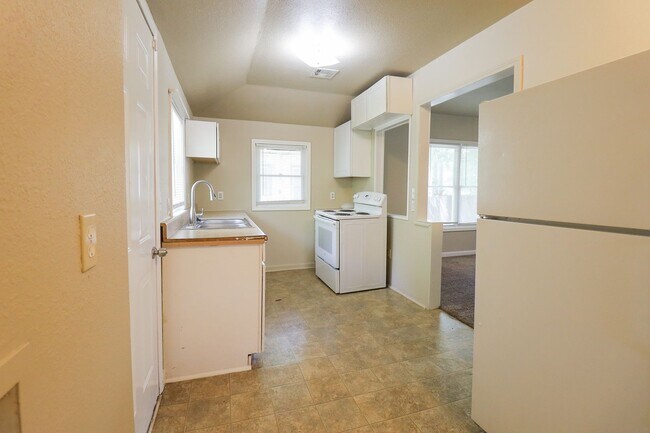 Building Photo - S 55th West Ave Duplex