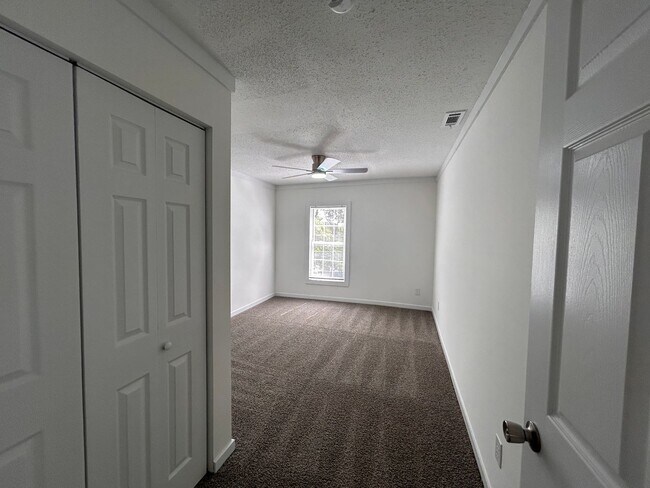 Building Photo - 308 W Kivett St
