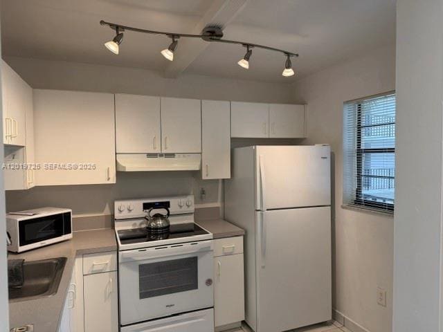 Building Photo - 10825 SW 112th Ave