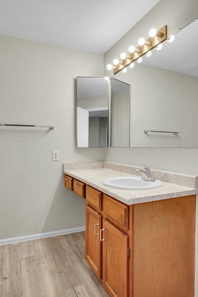 Building Photo - 1,640.95 - HALF OFF First Month's Rent - 2 Bedrooms, 2 Bathrooms, Apartment in Colorado Springs w...