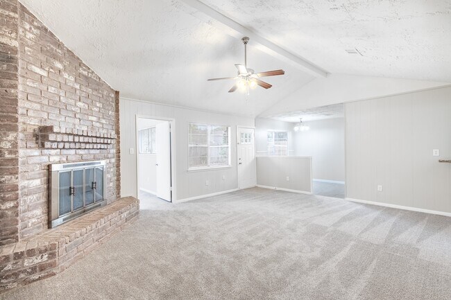 Building Photo - 4611 Wee Lassie Ln