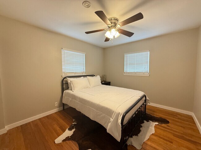 Building Photo - 3314 W Ohio Ave