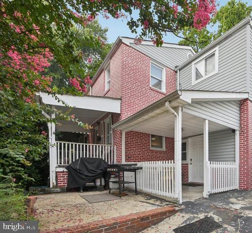 Building Photo - 3705 S Four Mile Run Dr