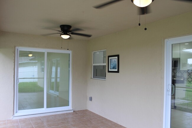 Building Photo - 137 Alcazar St