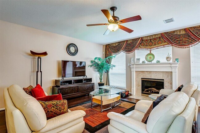 Building Photo - 2143 Hill Canyon Ct