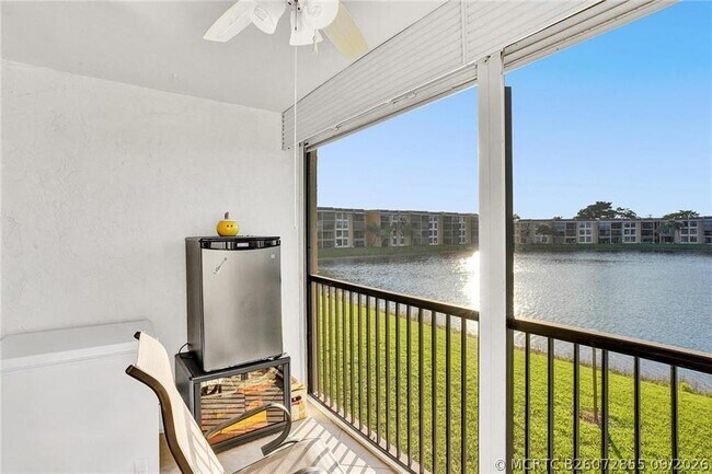 Building Photo - 6114 Coral Lake Dr