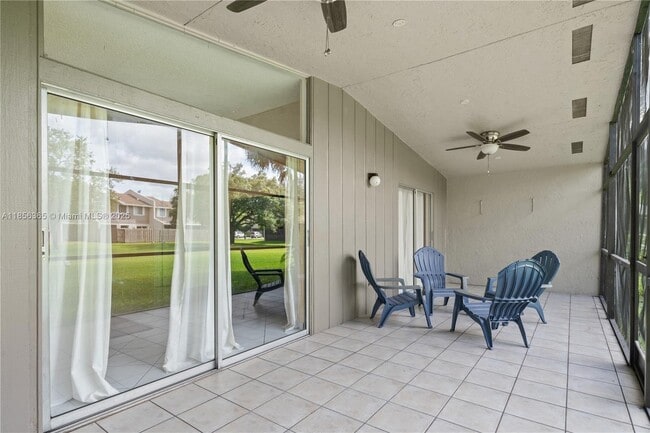 Building Photo - 15712 Woodgate Ct