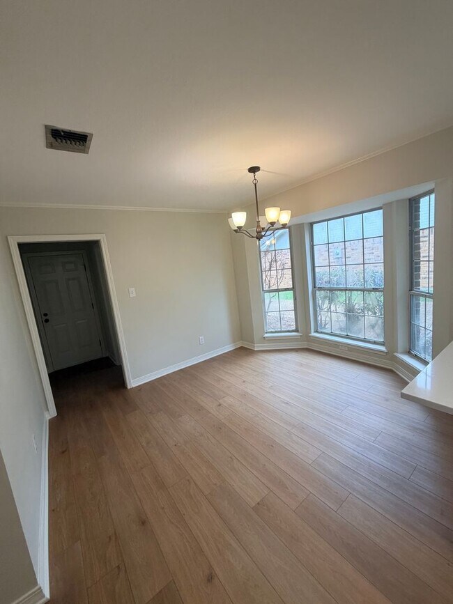 Building Photo - Gorgeous 4 Bedroom Home in Ellerbe Woods