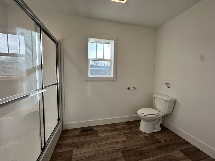 Building Photo - 7 Rainier St N