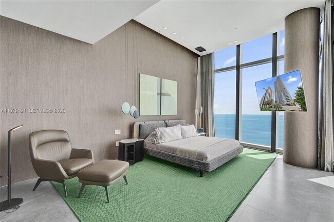 Building Photo - 15701 Collins Ave