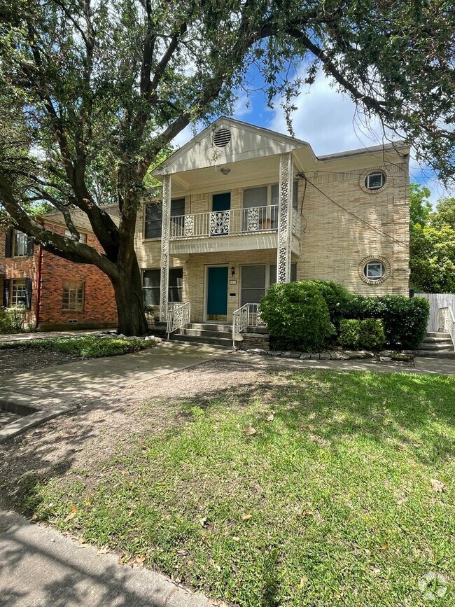 Building Photo - 2 bedroom half duplex in Altadena