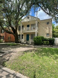 Building Photo - 2 bedroom half duplex in Altadena