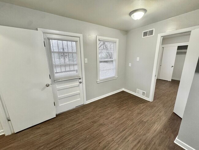 Building Photo - 1754 Danville Rd