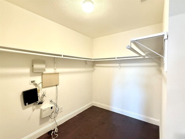 Building Photo - 16026 Arapaho Bend Ln