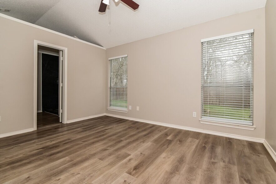 Building Photo - 117 Brockway Dr