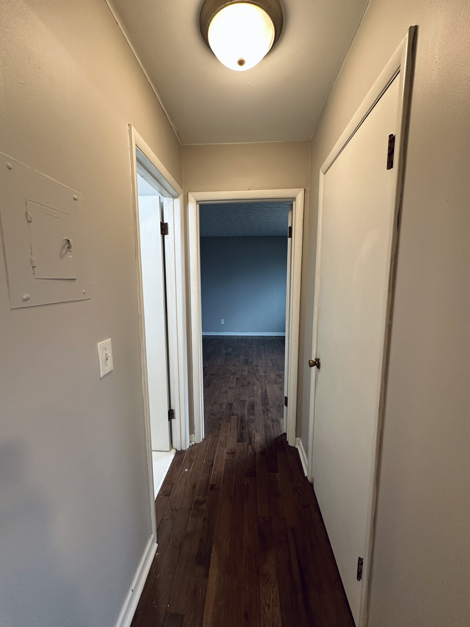 Building Photo - 320 Hanna Ave