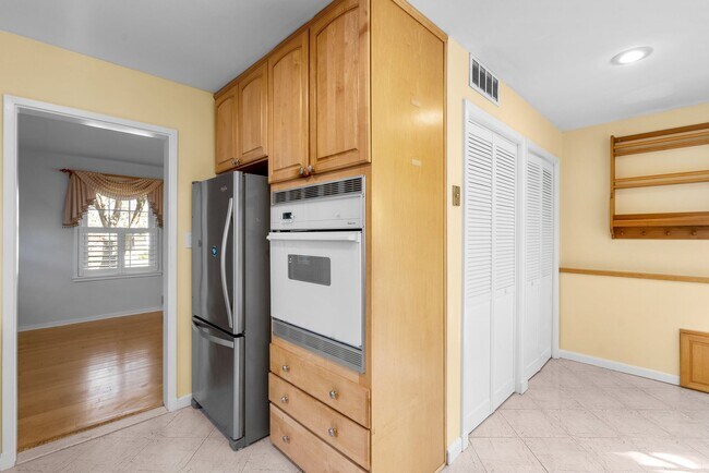 Building Photo - 3 Bed 3 Bath - Kensington Craftsman - Move In Ready