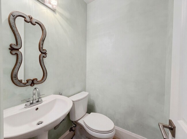 Building Photo - Autumn Woods annual rental in North Naples!