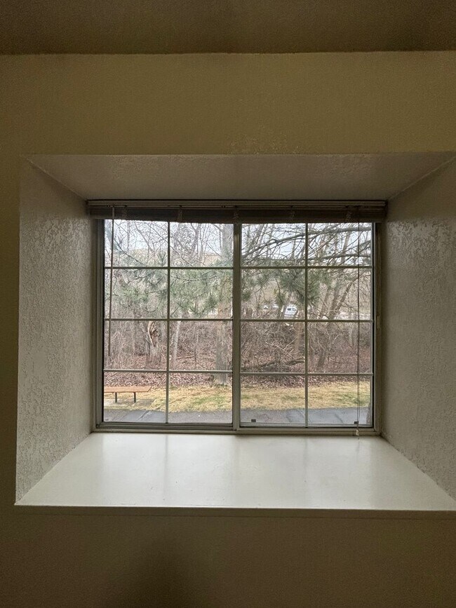 Building Photo - Grant Creek Condo