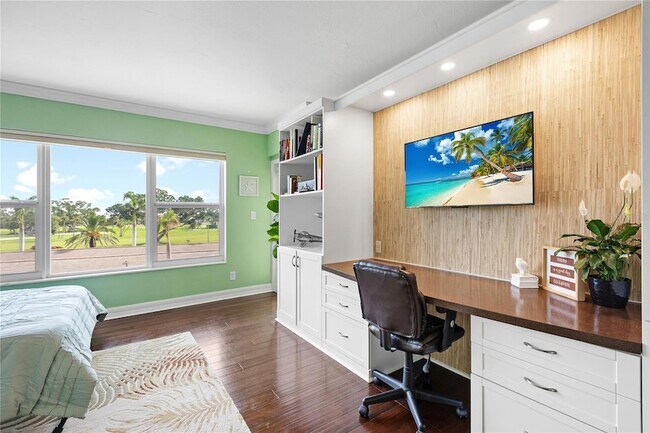 Building Photo - 603 Longboat Club Rd