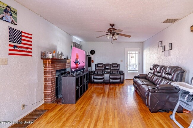 Building Photo - 2890 Shelbyville Rd