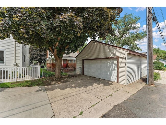 Building Photo - 5317 Abbott Ave S