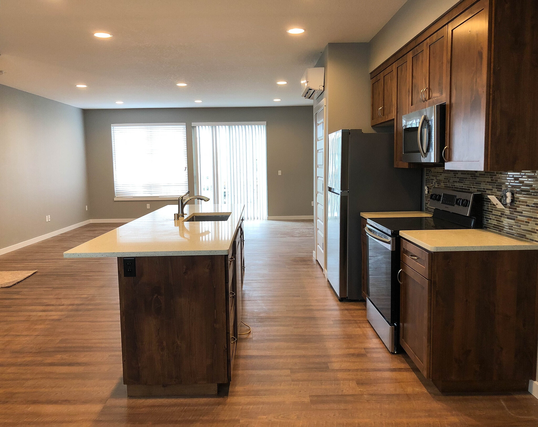 Open Design Main Floor - 1406 N Parkway Ave