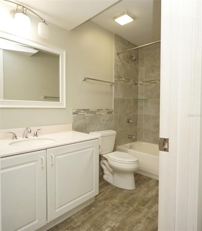 Building Photo - 10122 Winsford Oak Blvd