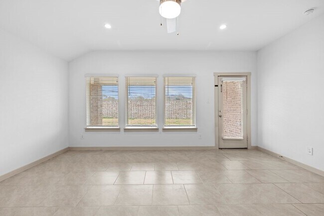 Building Photo - 4903 Pne Hvn Ln