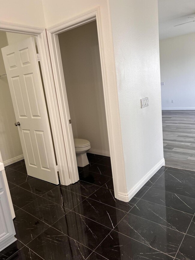 Building Photo - 3406 Club Rancho Dr