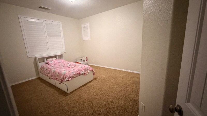 Building Photo - 5535 Pine Leaf Ave