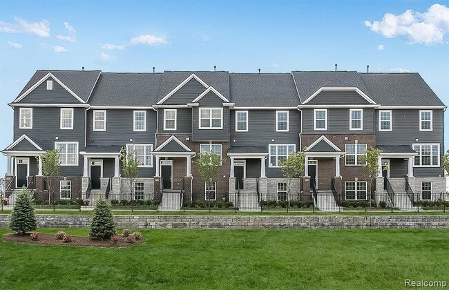 Primary Photo - 359 N Sydney Ct