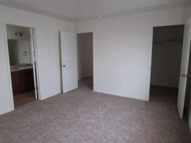 Building Photo - 3 Bed 2 Bath North Area of Grand Junction ** Available Mid August